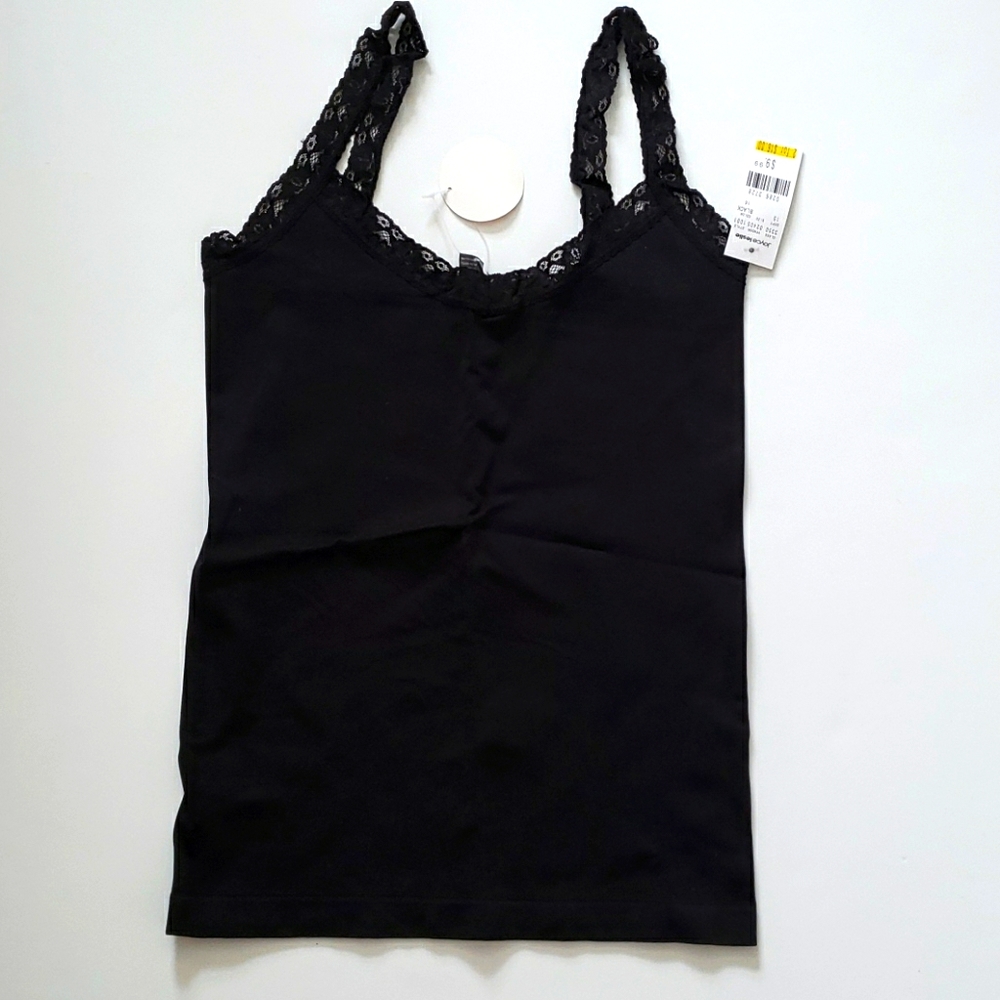 NWT BLACK LACE TRIM SEAMLESS CAMI